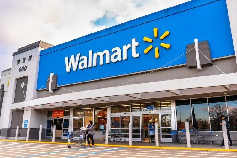 Walmart se dispara un 6 % tras batir previsiones y anuncia su salto al Nasdaq para 2025