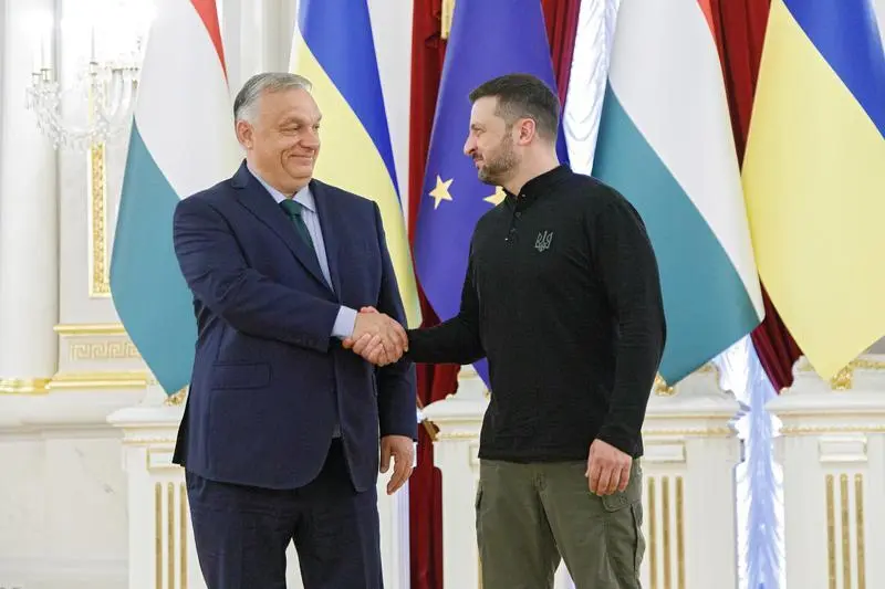 02 July 2024, Ukraine, Kiev: Ukrainian President Volodymyr Zelenskyy (R) shakes hands with Hungary's Prime Minister Viktor Orban before the start of their joint press conference in Kiev. Photo: -/Ukrinform/dpa
02/7/2024 ONLY FOR USE IN SPAIN
