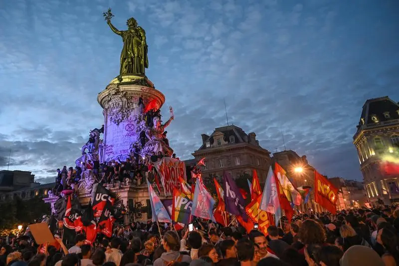08 July 2024, France, Paris: Thousands of people gather on the Place de la Republique to celebrate the victory of the New Popular Front over the extreme right Photo: Julien Mattia/Le Pictorium via ZUMA Press/dpa
Julien Mattia/Le Pictorium via Z / DPA
08/7/2024 ONLY FOR USE IN SPAIN