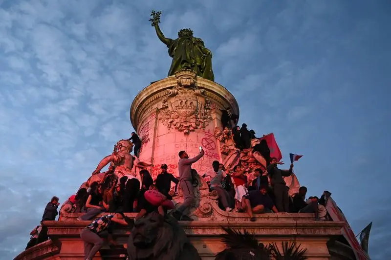 08 July 2024, France, Paris: Thousands of people gathered on the Place de la Republique to celebrate the victory of the New Popular Front over the extreme right Photo: Julien Mattia/Le Pictorium via ZUMA Press/dpa
Julien Mattia/Le Pictorium via Z / DPA
08/7/2024 ONLY FOR USE IN SPAIN