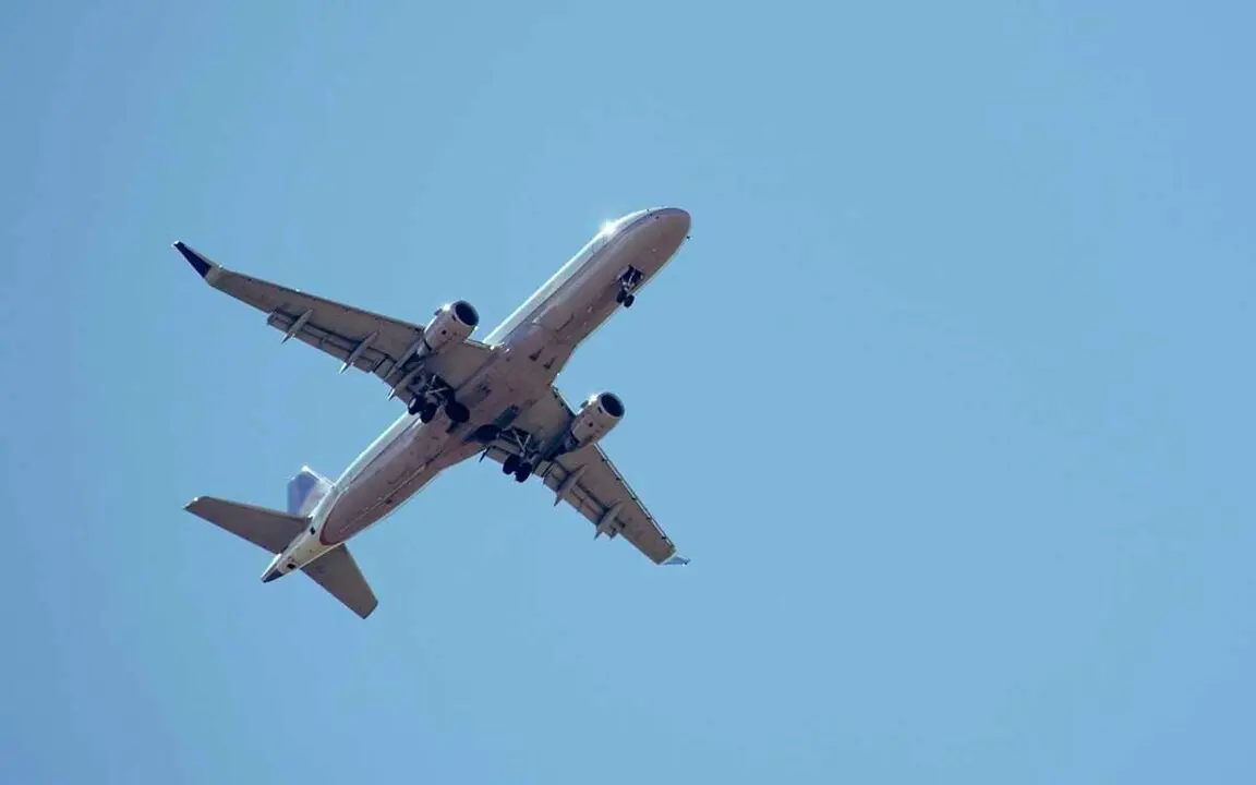 avion-volando-generico-pexels-10032024