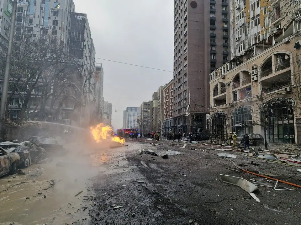 Rusia lanza más de 140 drones sobre Ucrania en una sola noche: al menos tres muertos y graves daños civiles