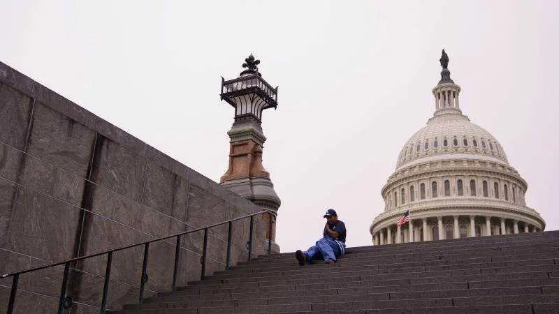 Demócratas bloquean proyecto de financiamiento republicano antes del cierre gubernamental

EPA/WILL OLIVER