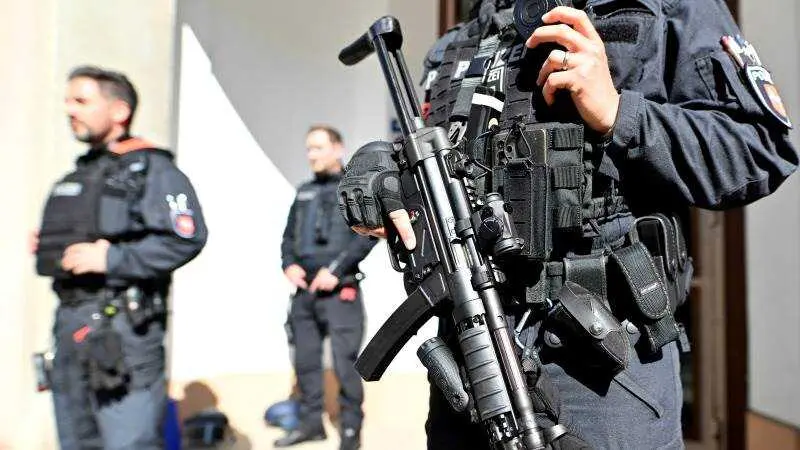 Alemania arresta a tres miembros presuntos de Hamas por planear ataques

EPA/FABIAN BIMMER