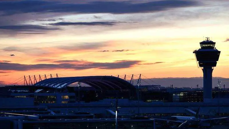 EPA/ANNA SZILAGYI Cierre en Múnich por drones: ¿está Europa preparada para defender su espacio aéreo?