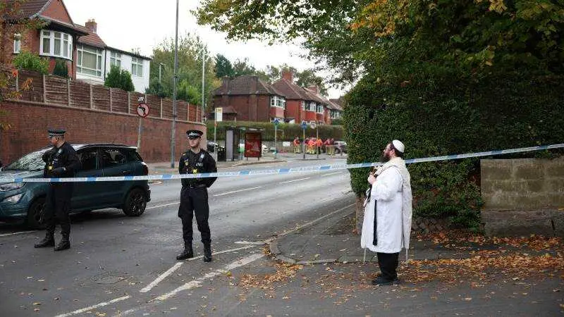 La policía identifica al atacante de la sinagoga como Jihad al-Shamie
EPA/ADAM VAUGHAN