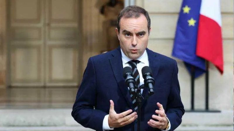 EPA/ALAIN JOCARD / POOL

Sacudida política en Francia: Lecornu reordena el poder y nombra a Bruno Le Maire ministro de Defensa