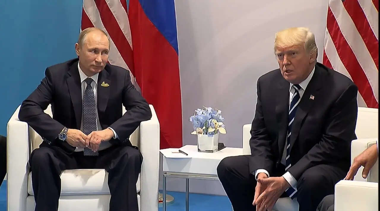 TRUMP Y PUTIN SENTADOS