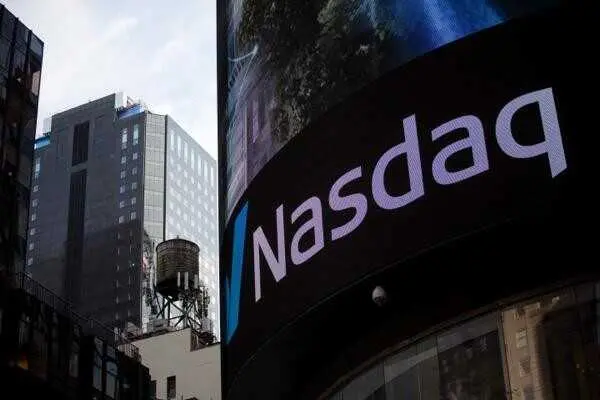 El Nasdaq se dispara un 2%: la tecnología toma el mando con Alphabet, Tesla y los chips de IA al frente