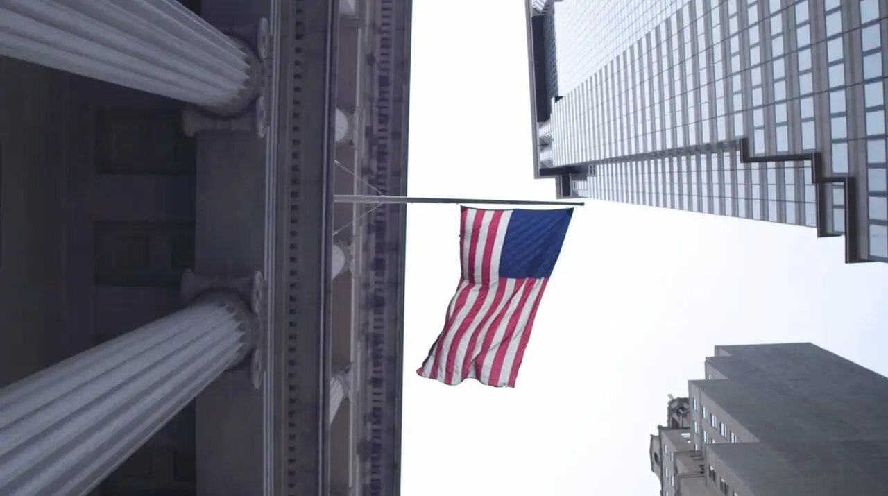 FR WALL STREET BANDERA