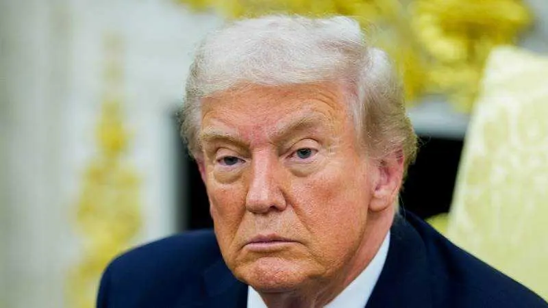 Trump firma la ley que obliga a publicar los archivos del caso Epstein