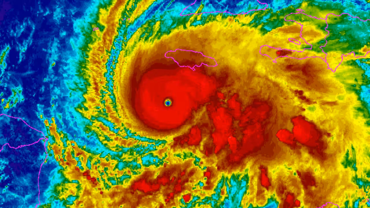 Huracán Melissa, 12:40 p.m. ET Octubre 27, 2025. (National Oceanic and Atmospheric Administration)