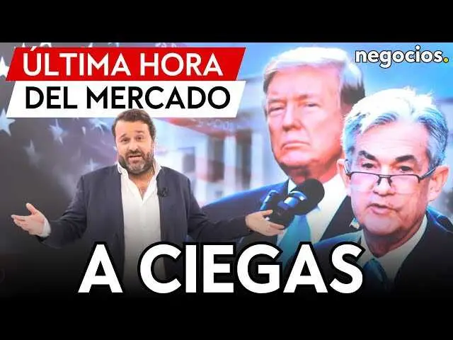 Jerome Powell durante una conferencia de prensa, reflejando la tensión en las decisiones económicas de la Reserva Federal en 2025.<br>                        <br>                        <br>                        <br>                      