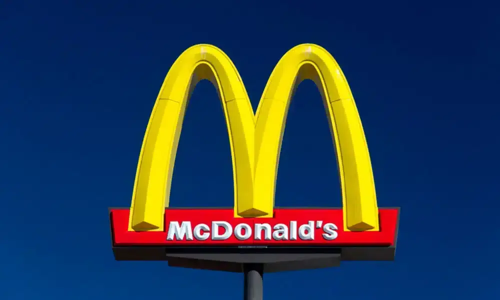 McDonald's reporta un aumento del 3% en ingresos, pero sus acciones caen un 0,81%
