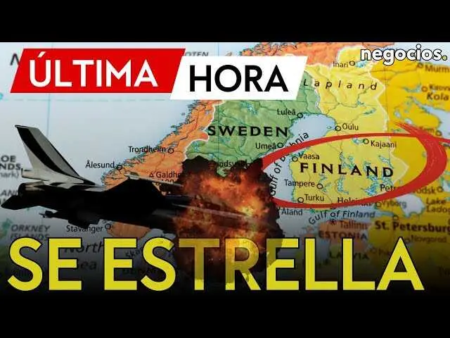 Imagen del avión Su-30SM dentro de un hangar, representando la aeronave involucrada en el accidente en Karelia.<br>                        <br>                        <br>                        <br>                      