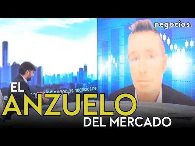 El director de Operativa DAX, Alberto Iturralde, durante su entrevista en Negocios TV, con gráficas de mercados financieros de fondo.<br>                        <br>                        <br>                        <br>                      