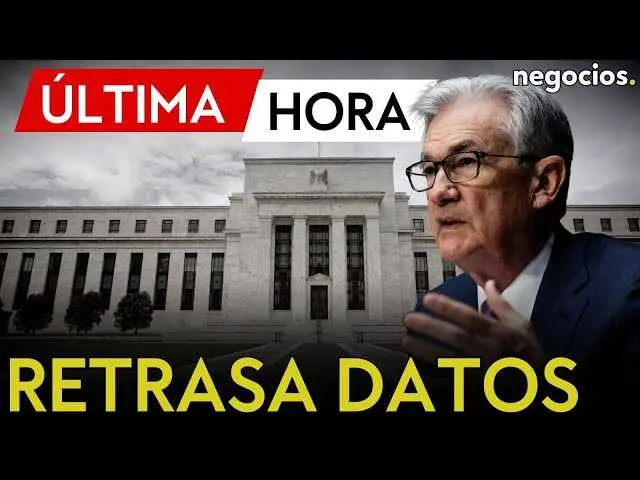 Gráfica del informe de producción industrial de Estados Unidos con fondo del edificio de la Reserva Federal.<br>                        <br>                        <br>                        <br>                      