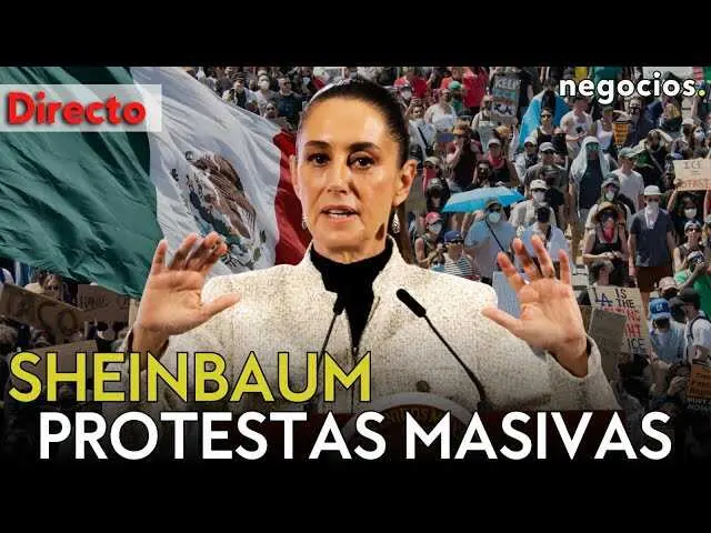 Jóvenes manifestantes en las calles de Ciudad de México durante las protestas masivas de la Generación Z, con pancartas y presencia policial.<br>                        <br>                        <br>                        <br>                      