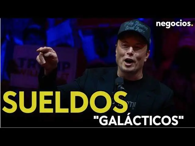 Elon Musk en un evento corporativo, ilustrando la polémica sobre los sueldos ejecutivos.<br>                        <br>                        <br>                        <br>                      