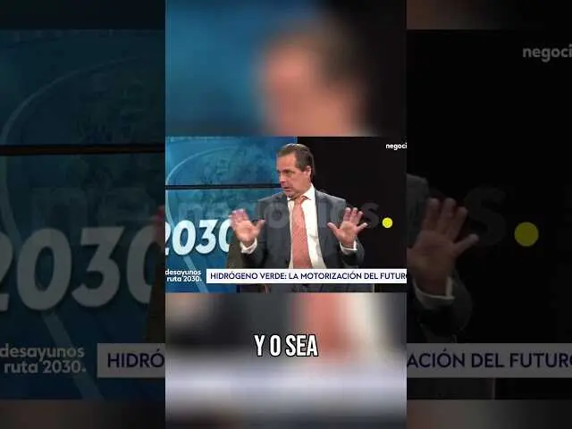 Imagen promocional mostrando un vehículo moderno impulsado por hidrógeno, junto a una bomba de gasolina tradicional, simbolizando el contraste entre ambas tecnologías.<br>                        <br>                        <br>                        <br>                      