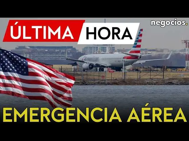 Imagen del Boeing 777-200 de United Airlines en el aeropuerto tras regresar de emergencia por fallo mec&aacute;nico<br>                        <br>                        <br>                        <br>                      