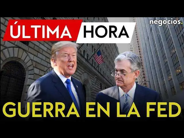 Jerome Powell durante una conferencia de prensa en la Reserva Federal, con gr&aacute;ficos econ&oacute;micos de fondo<br>                        <br>                        <br>                        <br>                      