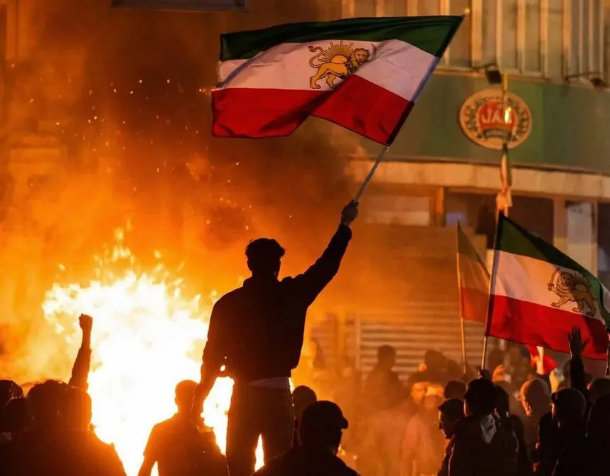 Ir&aacute;n en llamas: 65 muertos, mezquitas incendiadas y pulso a Occidente