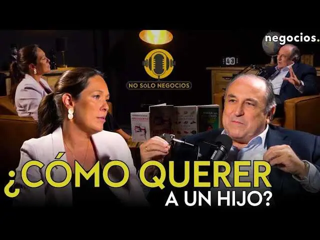 Fernando Alberca durante la entrevista en Negocios TV, aconsejando sobre la educaci&oacute;n en la adolescencia.<br>                        <br>                        <br>                        <br>                      