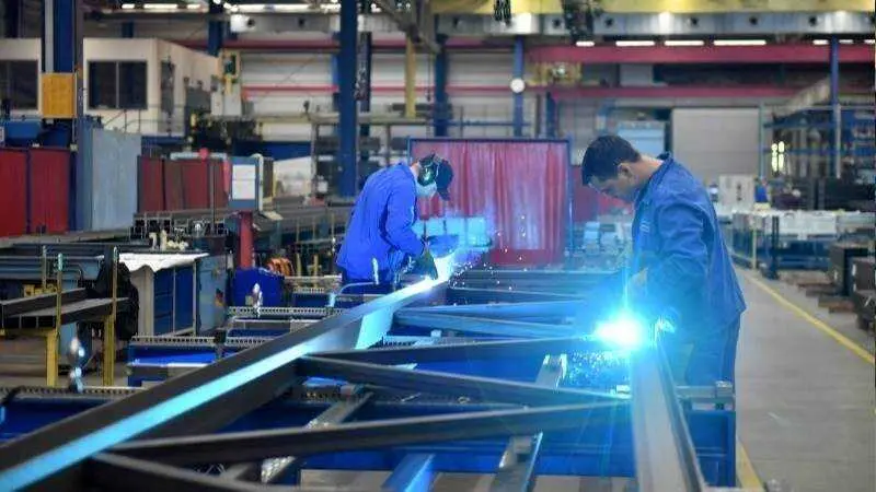Trabajadores en la industria industrial, EPA-EFE/DAVID HECKER