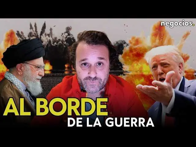 Fotograf&iacute;a a&eacute;rea de la flota naval estadounidense desplegada en el Golfo P&eacute;rsico con un cielo nublado de fondo.<br>                        <br>                        <br>                        <br>                      