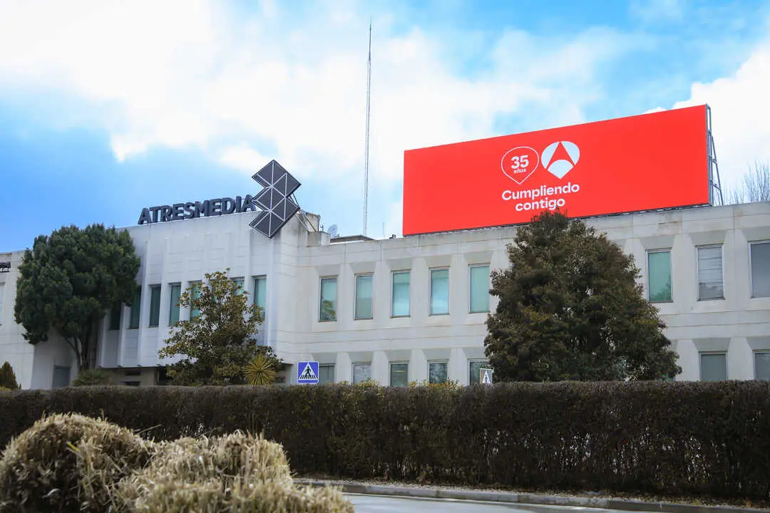 Fachada_35_aniversario_Antena_3