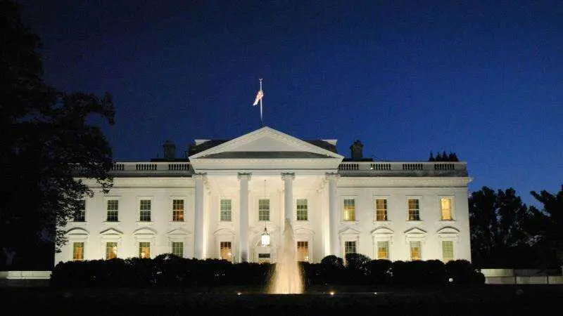 UNSPLASH _ TABREZ SYED white house
