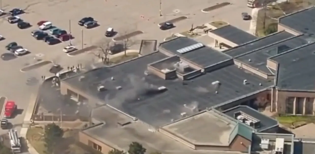 Atacante muerto tras irrumpir en una sinagoga de Michigan: embiste el edificio, abre fuego y acaba neutralizado por seguridad