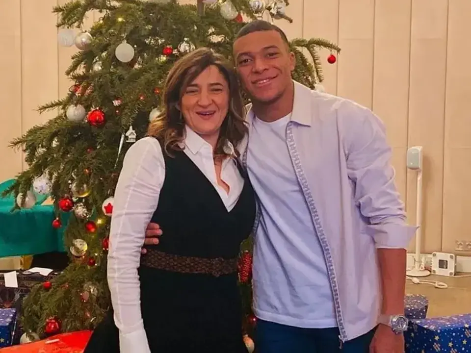 La madre de Mbappe y Mbappe