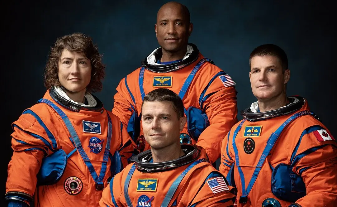LOCATION: Bldg. 8, Room 183 - Photo Studio. SUBJECT: Official crew portrait for Artemis II, clockwise from left: NASA Astronauts Christina Koch, Victor Glover, Canadian Space Agency Astronaut Jeremy Hansen, NASA Astronaut Reid Wiseman. PHOTOGRAPHER: Josh Valcarcel