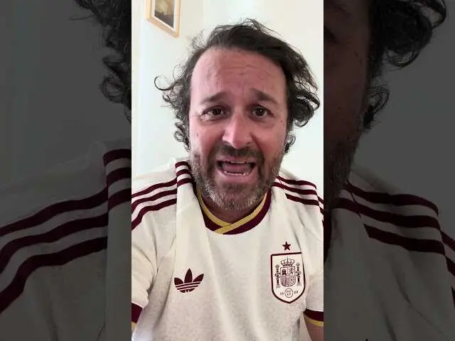 Captura del v&iacute;deo de Negocios TV que muestra la cobertura urgente sobre la creciente tensi&oacute;n entre EE. UU. e Ir&aacute;n, con Donald Trump emitiendo un ultim&aacute;tum cr&iacute;tico.<br>                        <br>                        <br>                        <br>                      