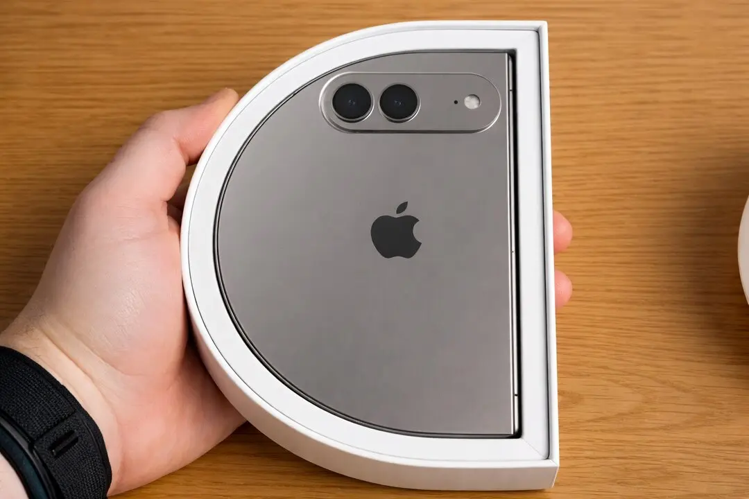 El presunto iPhone plegable y circular. Foto: TikTok.