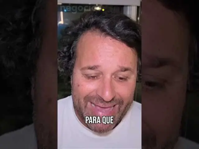 Gr&aacute;fico ilustrativo con la cifra 3% y s&iacute;mbolo de d&oacute;lar, mostrando la relaci&oacute;n entre inflaci&oacute;n y tasas de inter&eacute;s de la Reserva Federal.<br>                        <br>                        <br>                        <br>                      