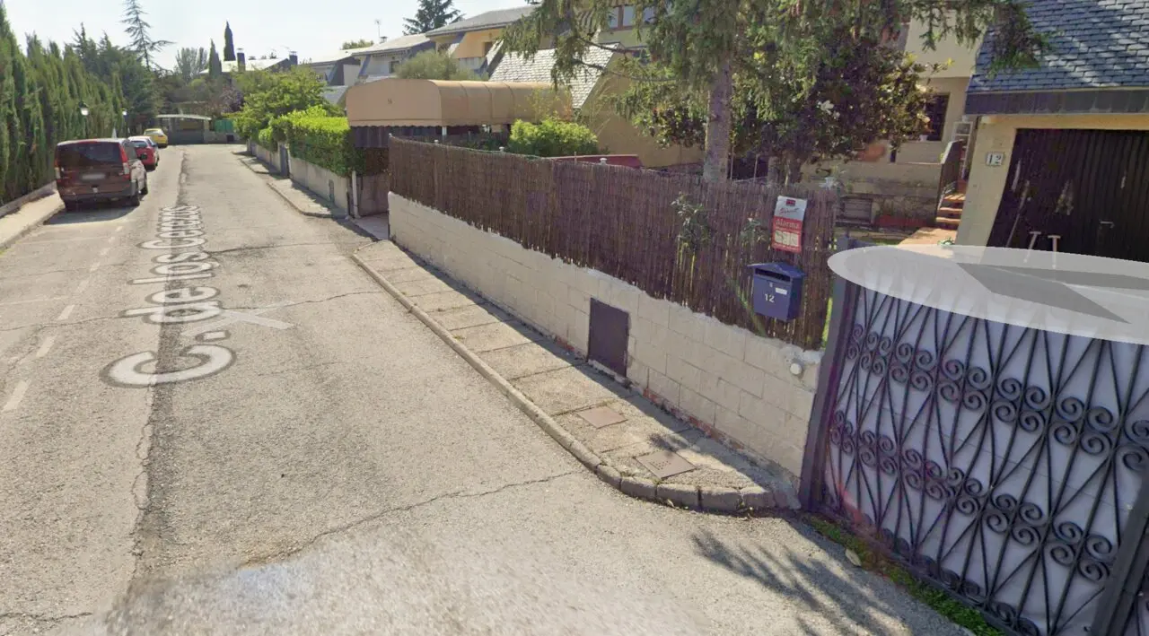 La calle de la casa a la venta