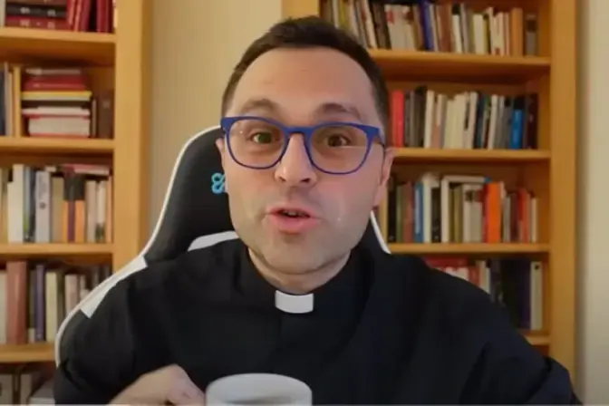 El sacerdote Valent&iacute;n Aparicio. Foto: Youtube.