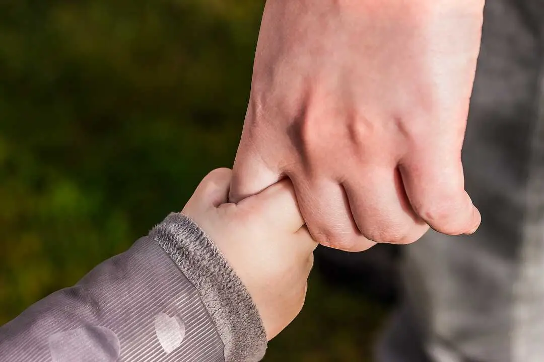 Las familias de acogida cuidan de más de 16.000 niños y niñas en España_Aldeas Infantiles SOS_1