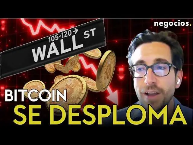 Gr&aacute;fico del precio de Bitcoin en ca&iacute;da con el logo de MicroStrategy en primer plano y fondo de Wall Street.<br>                        <br>                        <br>                        <br>                      