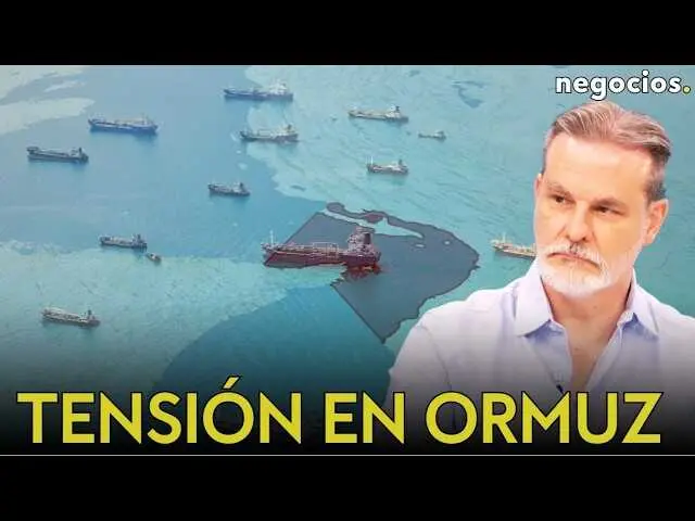 Imagen del Estrecho de Ormuz con tr&aacute;nsito de barcos, ilustrando la tensi&oacute;n mar&iacute;tima actual.<br>                        <br>                        <br>                        <br>                      