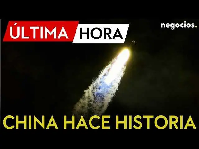 Imagen del cohete Larga Marcha-10B durante su lanzamiento desde la base de Wenchang, China.<br>                        <br>                        <br>                        <br>                      