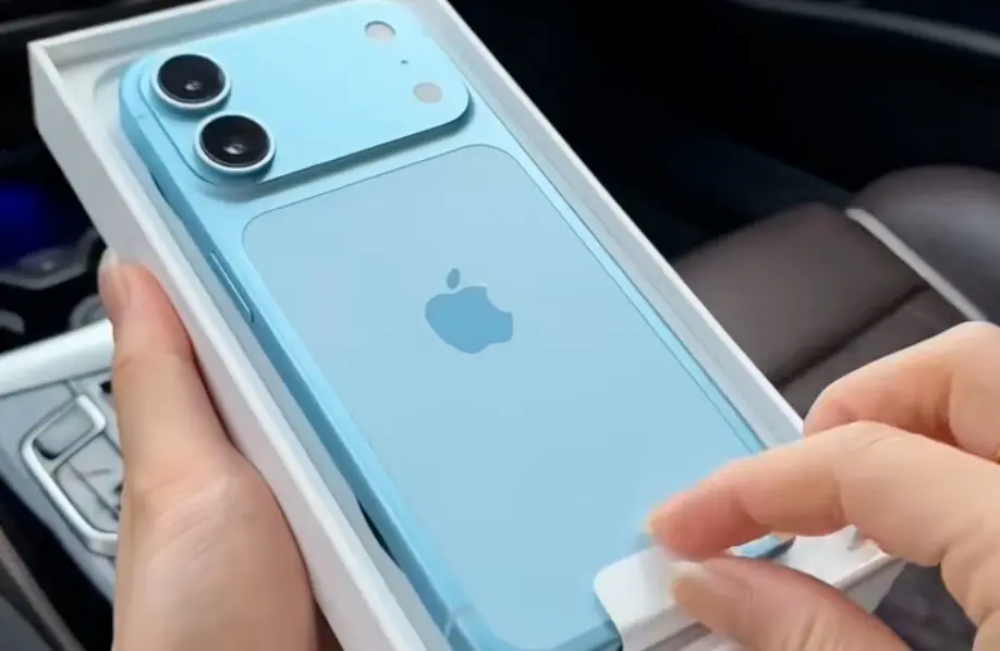 iPhone 18 azul