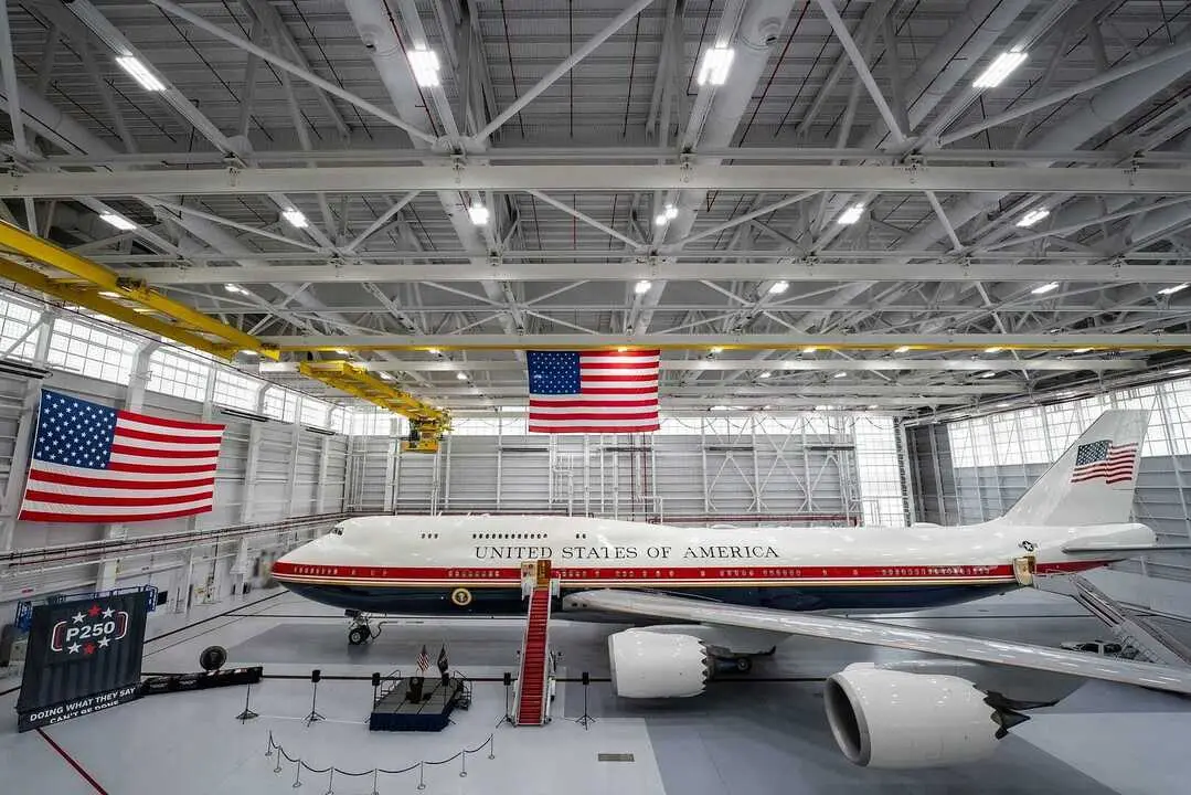 vc-25b-bridge-air-force-one-qatar