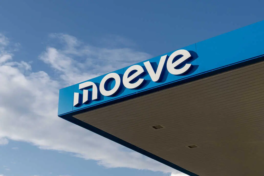 Moeve y Naturgy duplican el ahorro para sus clientes en los repostajes de los grandes desplazamientos del verano