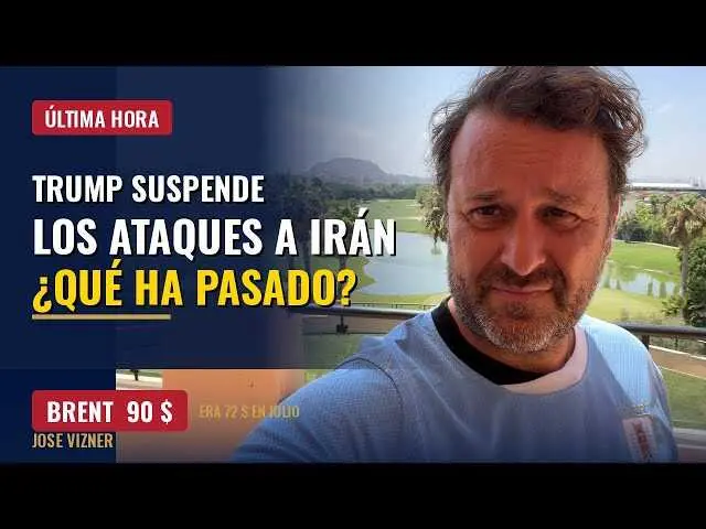 Donald Trump haciendo un anuncio oficial con la imagen del estrecho de Ormuz en segundo plano, ilustrando la tensi&oacute;n en la regi&oacute;n.<br>                        <br>                        <br>                        <br>                      