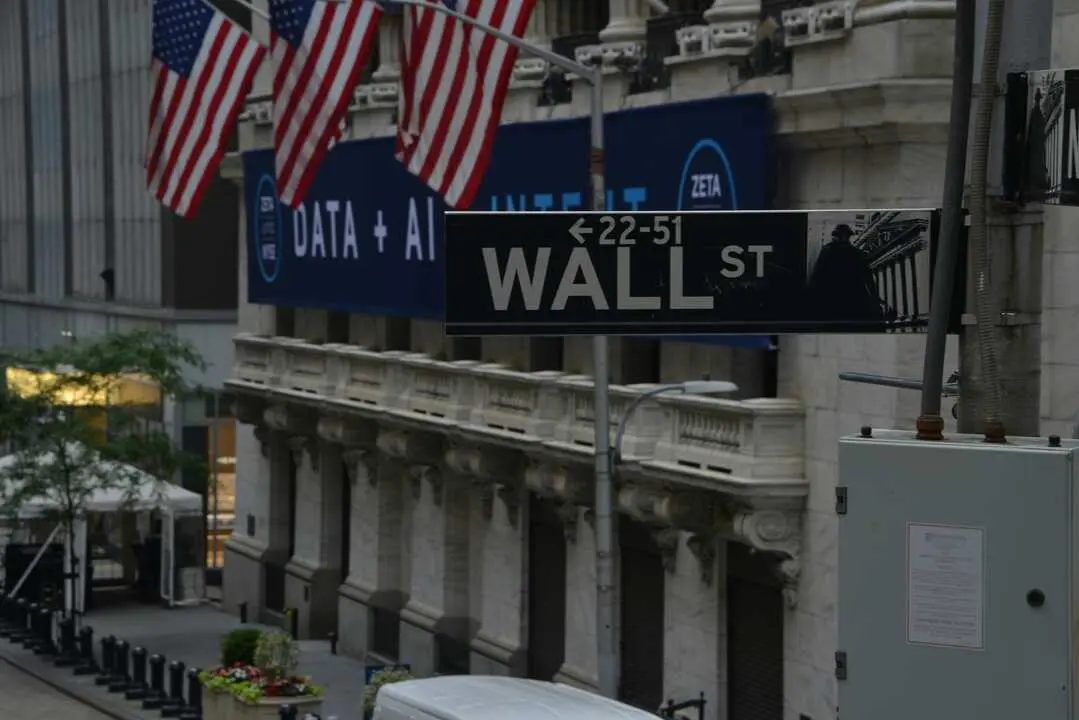 Wall Street

Foto de Robb Miller en Unsplash