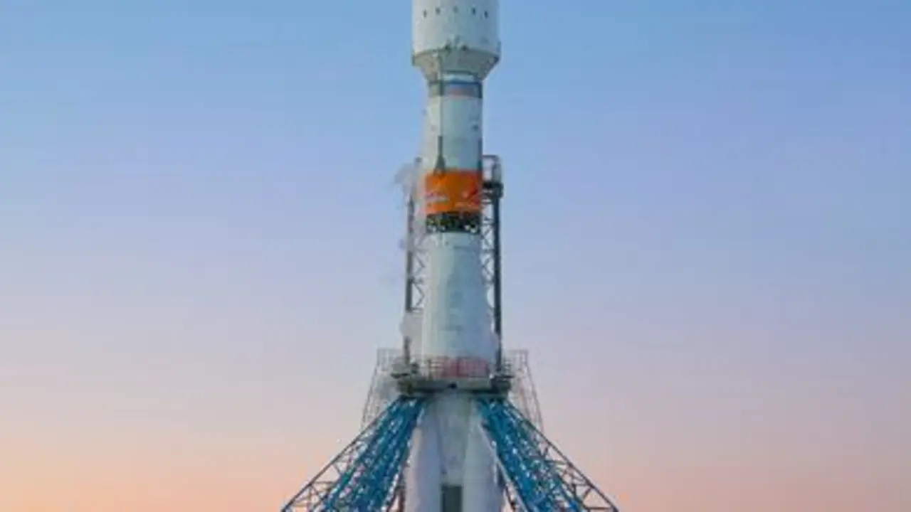 02-07-2021 OneWeb Launch #8 brings OneWeb's satellite constellation to 254 satellites to provide connectivity to UK, Canada, Alaska, and the Arctic Region..

-- OneWeb completa su misión 'Five to 50' para cubrir regiones al norte de 50 grados de latitud, incluyendo Reino Unido, Canadá, Alaska y la región ártica OneWeb confirma el éxito en el lanzamiento y el contacto con los 36 satélites lanzados hoy, lo que lleva la cifra de la constelación total en órbita hasta los 254 satélites La conectividad de alta velocidad estará disponible desde el Polo Norte hasta el paralelo 50, e incluye Reino Unido, Canadá, Alaska y la Región Ártica Va camino de conseguir una cobertura global completa para junio de 2022 gracias a la constelación LEO de 648 satélites LONDRES, 2 de julio de 2021 /PRNewswire/ -- OneWeb, la compañía de comunicaciones por satélite de órbita terrestre baja (LEO), anunció hoy el éxito durante el lanzamiento de otros 36 satélites que marcan el fin de su misión 'Five to 50'.  Con este importante hito, la empresa está lista para ofrecer conectividad en Reino Unido, Canadá, Alaska, el norte de Europa, Groenlandia y la región ártica.

POLITICA 
ONEWEB/PR NEWSWIRE